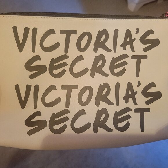 Victoria secret  makeup bag - Picture 1 of 2